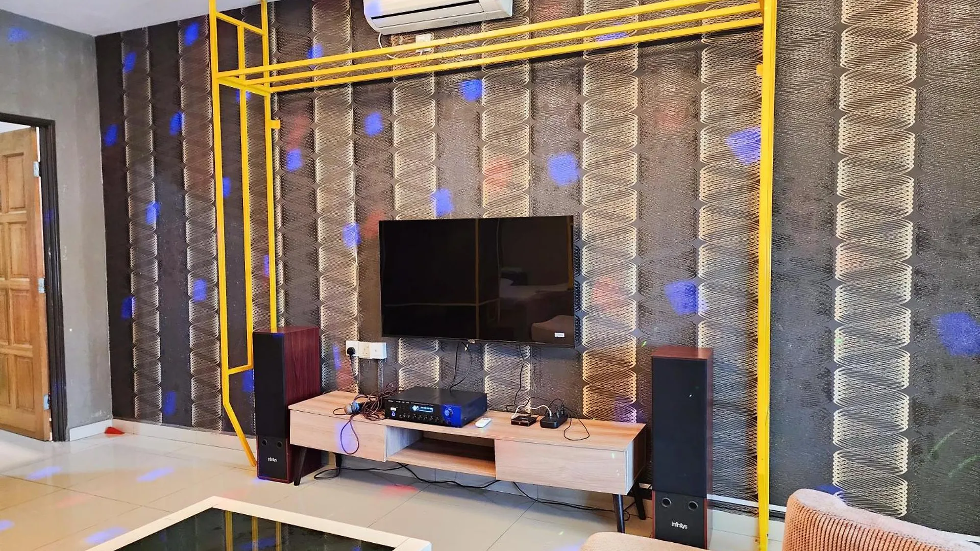Kempas -- 32 Pax Semid, Near Paradigm Mall Jb Johor Bahru Holiday home